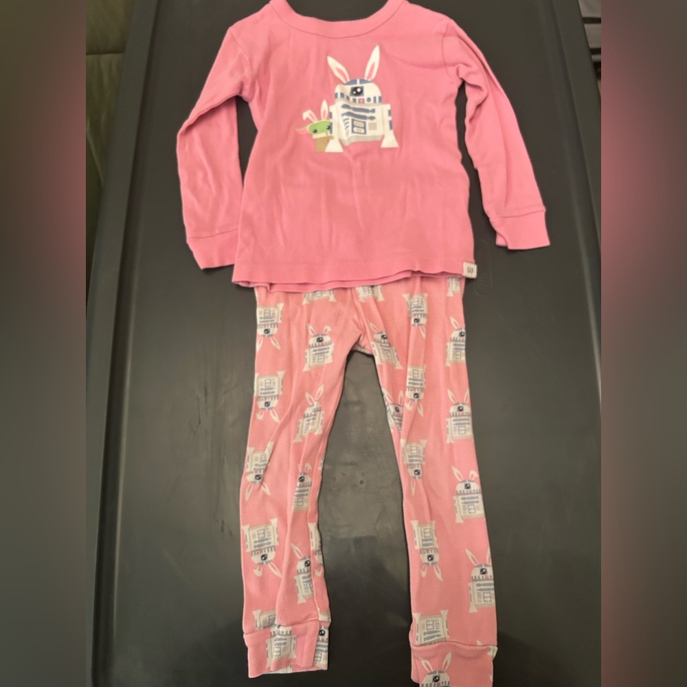GAP x Star Wars Girls 2T Pink Easter R2-D2 & Grogu Bunny 2 Piece Pajama Set